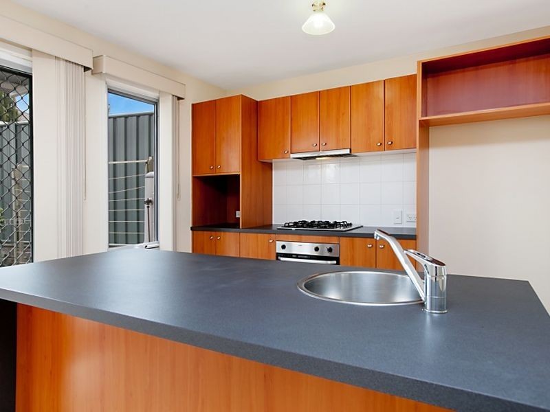 5/4 Merlot Ct, Wynn Vale SA 5127