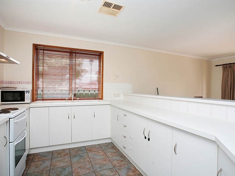 2 Dunbarton Crescent, Greenwith SA 5125