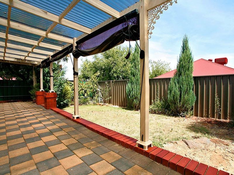 2 Dunbarton Crescent, Greenwith SA 5125