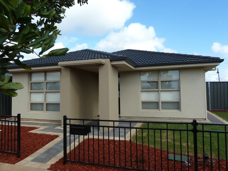 24 West Parkway, Andrews Farm SA 5114