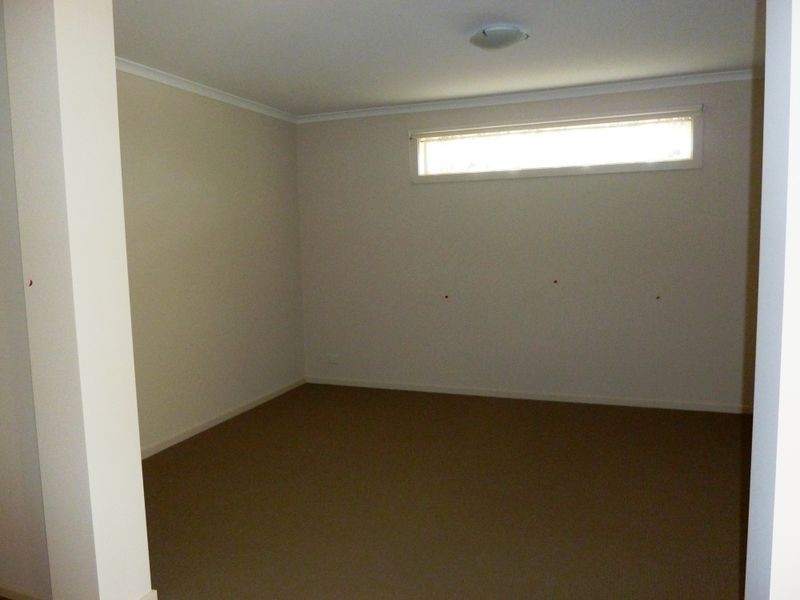 24 West Parkway, Andrews Farm SA 5114