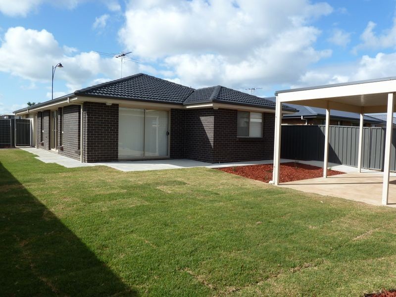 24 West Parkway, Andrews Farm SA 5114