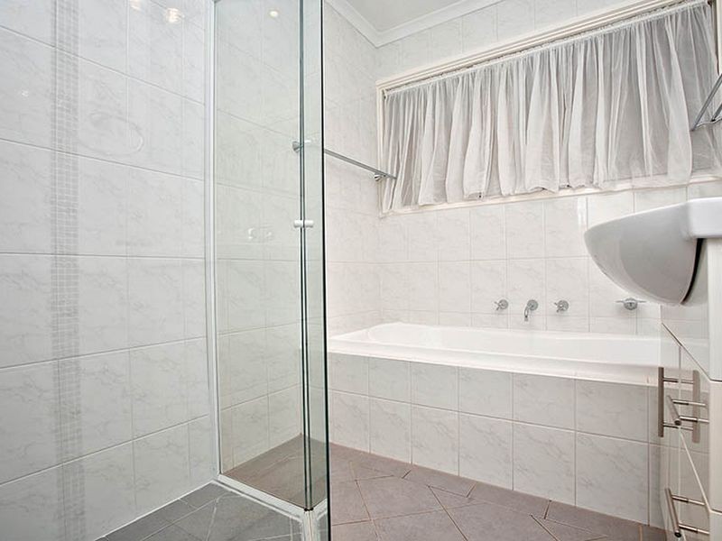 10 Currawong Crescent, Modbury Heights SA 5092