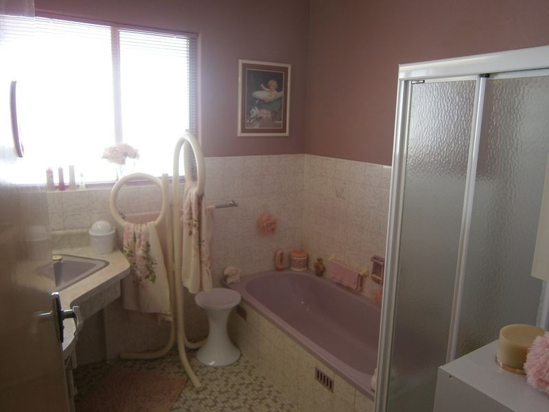 14 Kelly Road, Valley View SA 5093