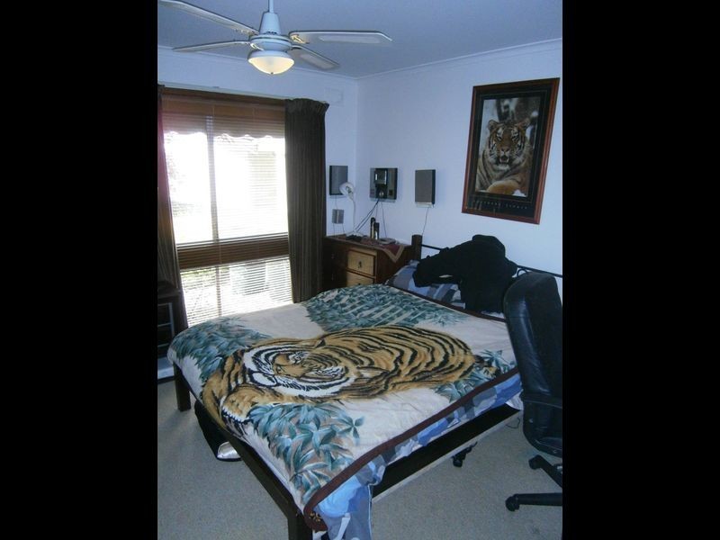 17 Malbanda Avenue, Para Vista SA 5093