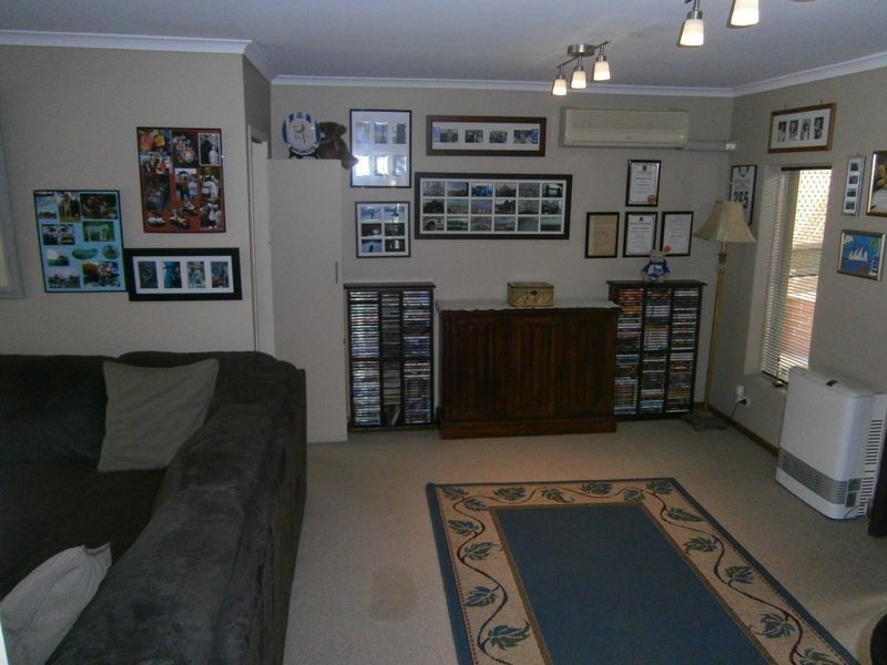 17 Malbanda Avenue, Para Vista SA 5093