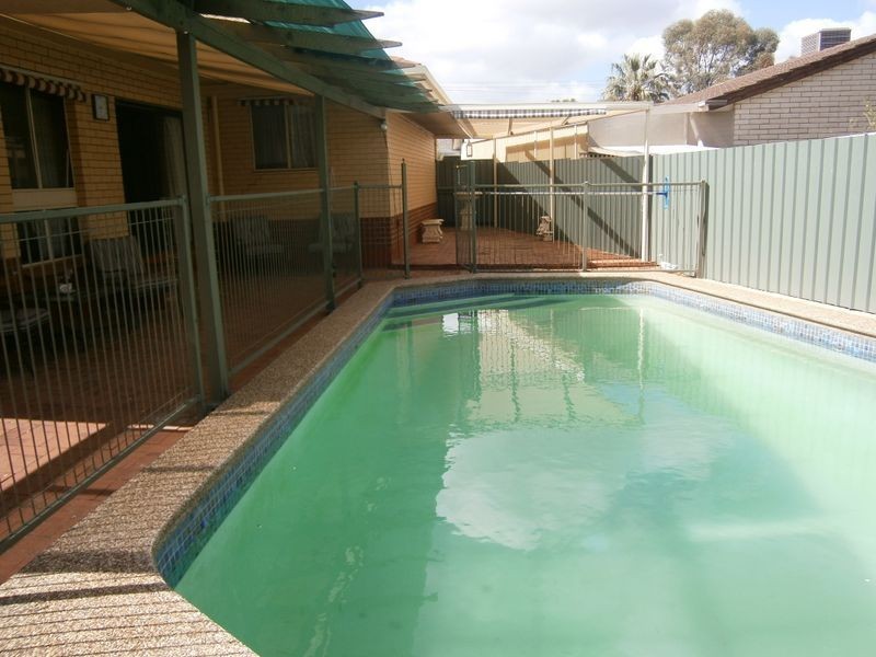 17 Malbanda Avenue, Para Vista SA 5093