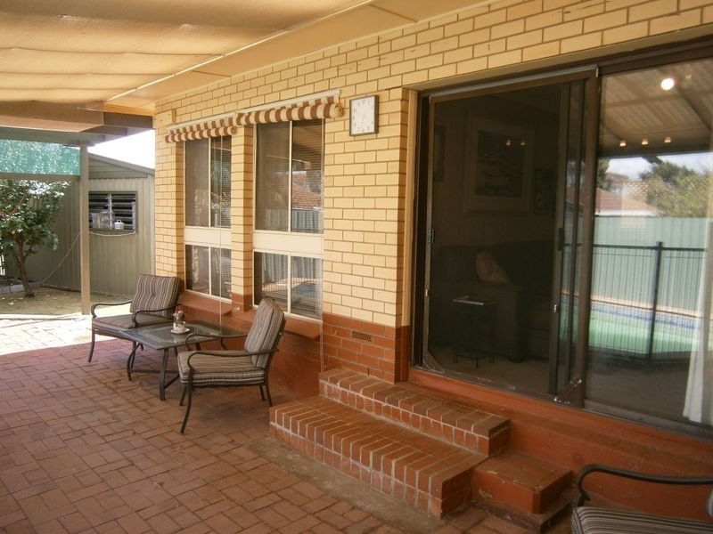 17 Malbanda Avenue, Para Vista SA 5093