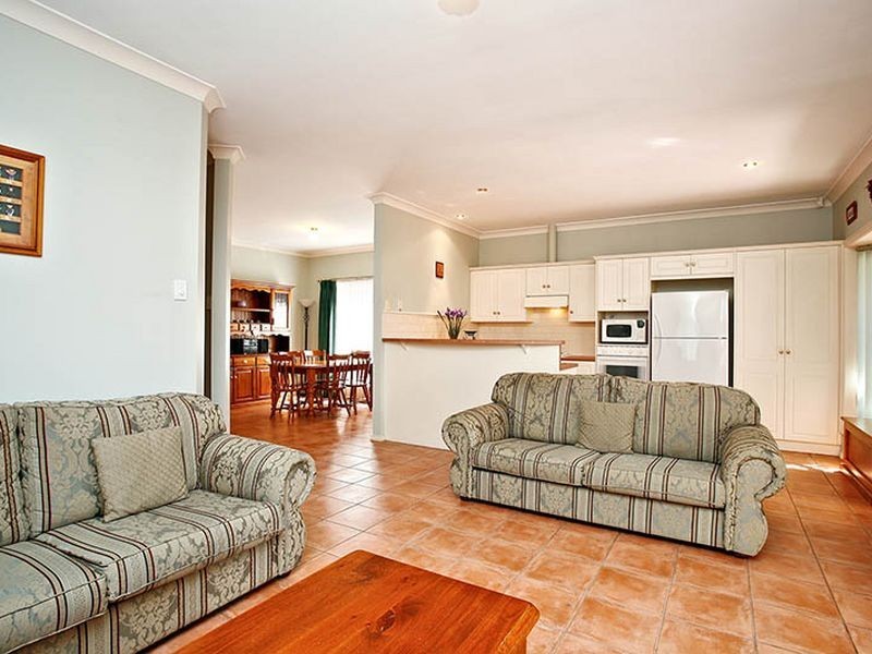 14 Lockwood Drive, Greenwith SA 5125