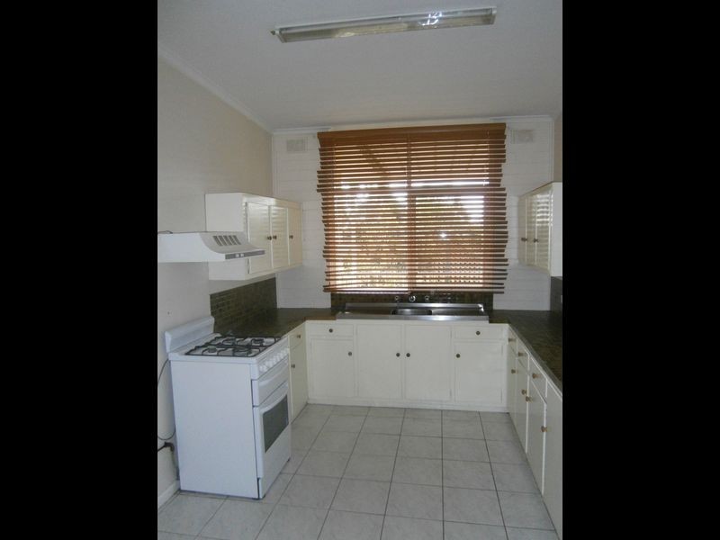 19 Gwender Terrace, Para Hills SA 5096