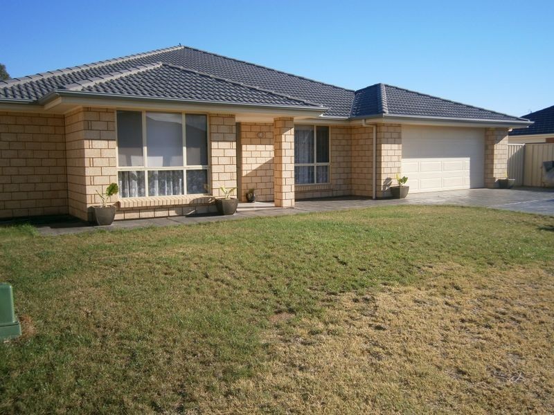 4 Strathmore Avenue, Smithfield SA 5114