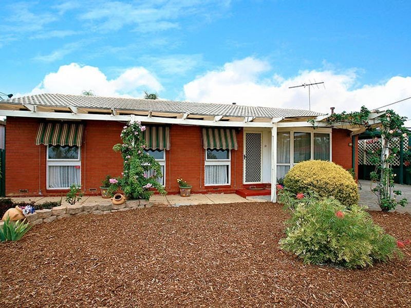 13 Hawke Crescent, Salisbury East SA 5109