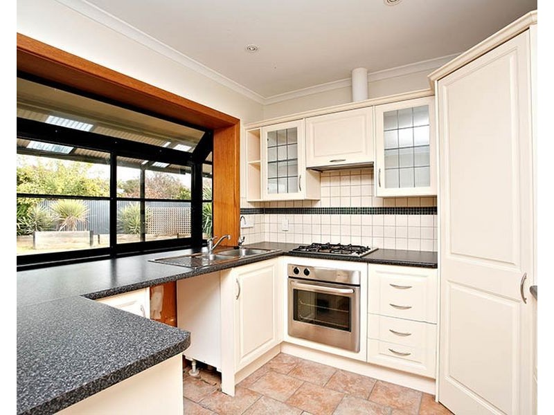 38 Kelly Road, Valley View SA 5093