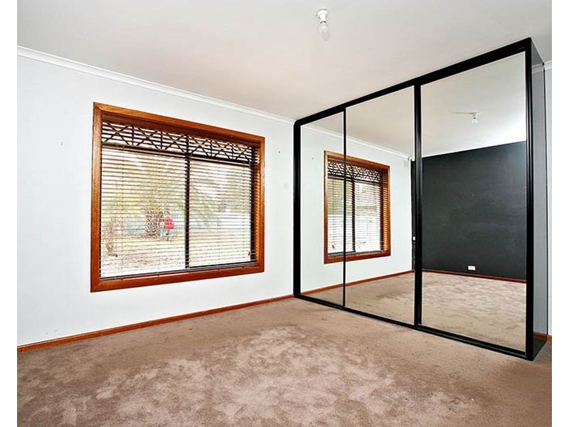 38 Kelly Road, Valley View SA 5093