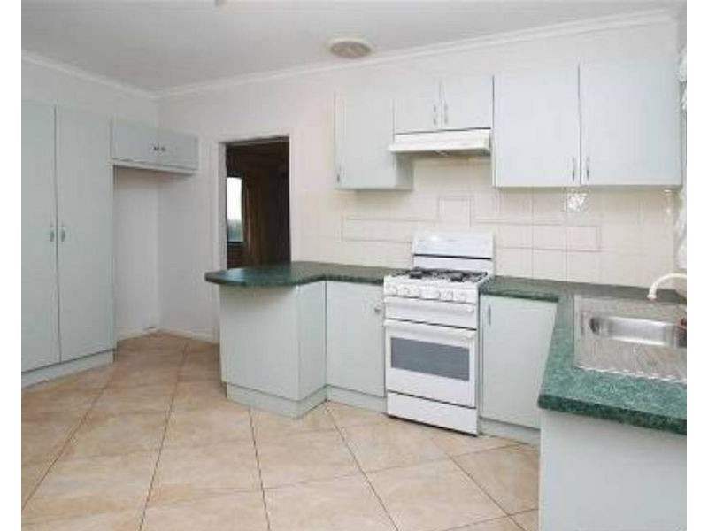 32 Milne Road, Para Hills SA 5096