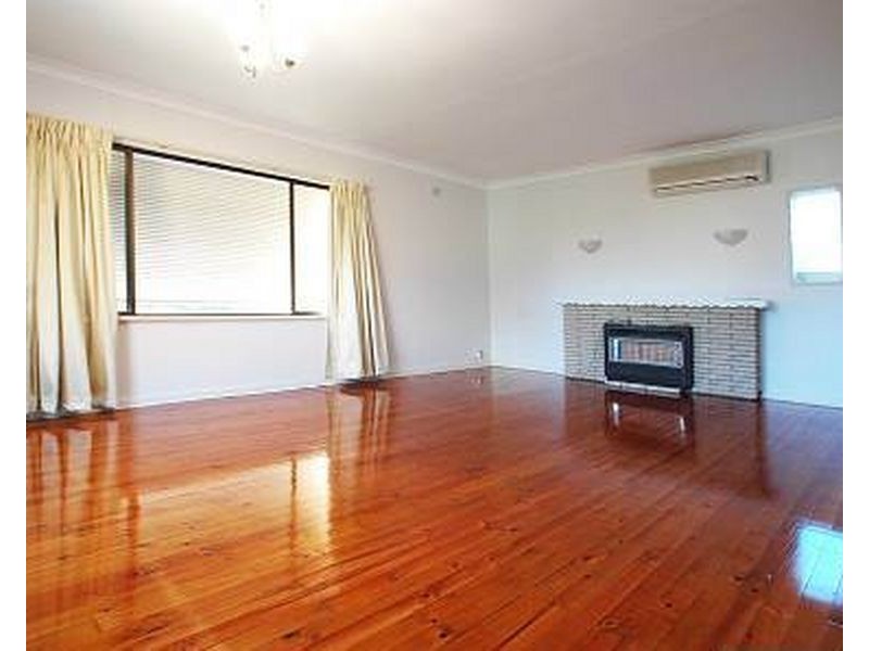 32 Milne Road, Para Hills SA 5096