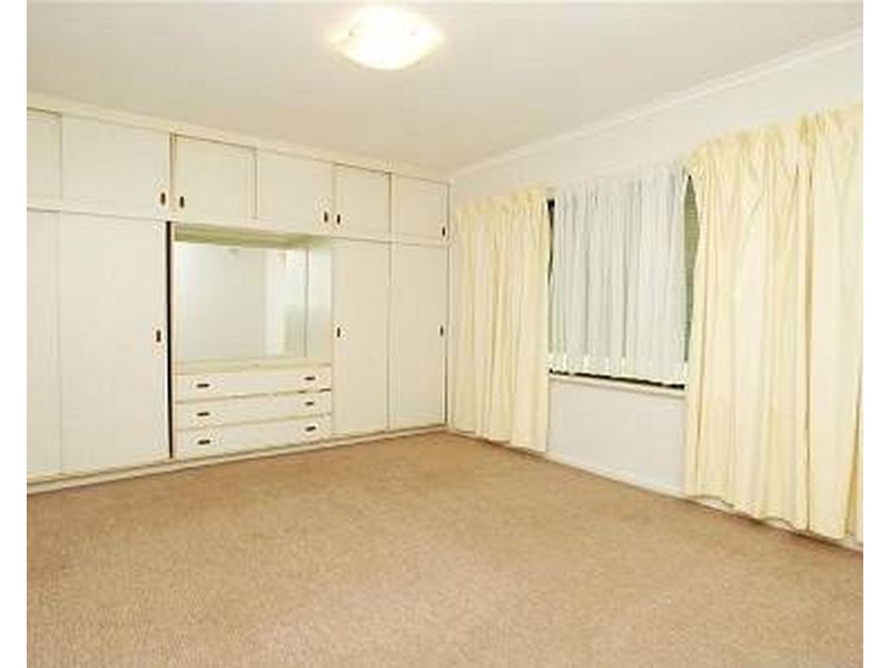 32 Milne Road, Para Hills SA 5096