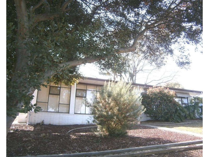 1 Parslow Road, Para Hills SA 5096
