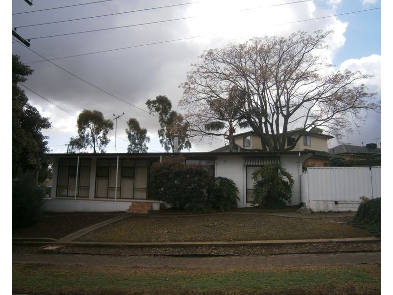 1 Parslow Road, Para Hills SA 5096