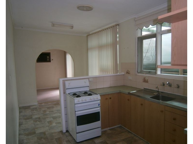 1 Parslow Road, Para Hills SA 5096