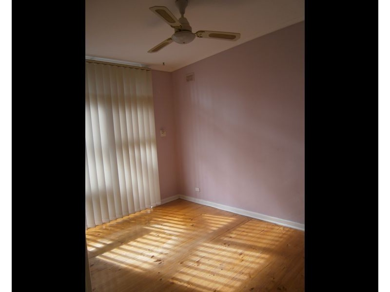 1 Parslow Road, Para Hills SA 5096