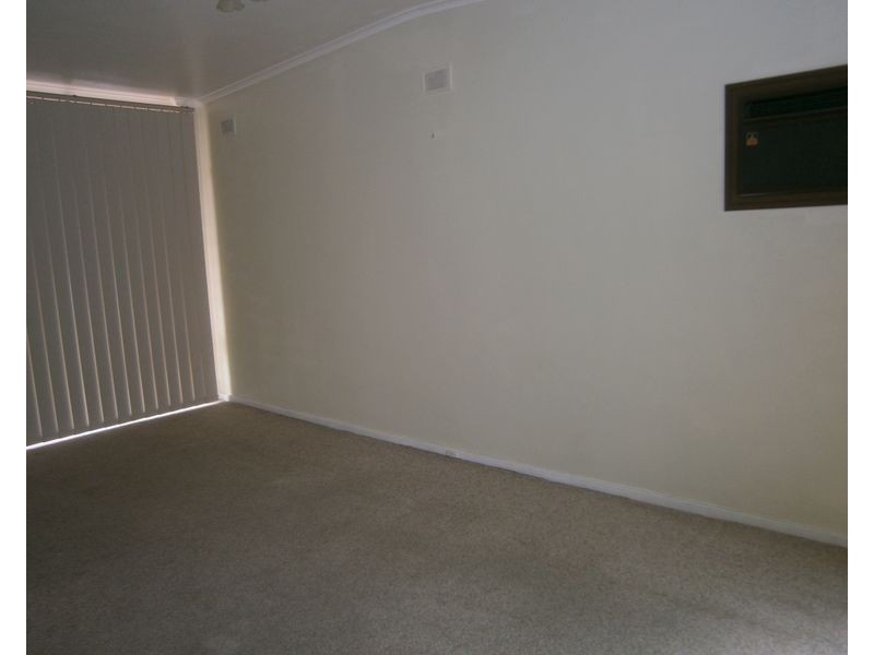 1 Parslow Road, Para Hills SA 5096