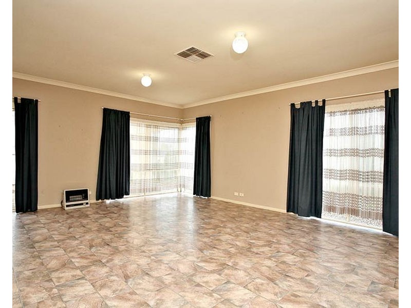 1 Glenmore Close, Greenwith SA 5125