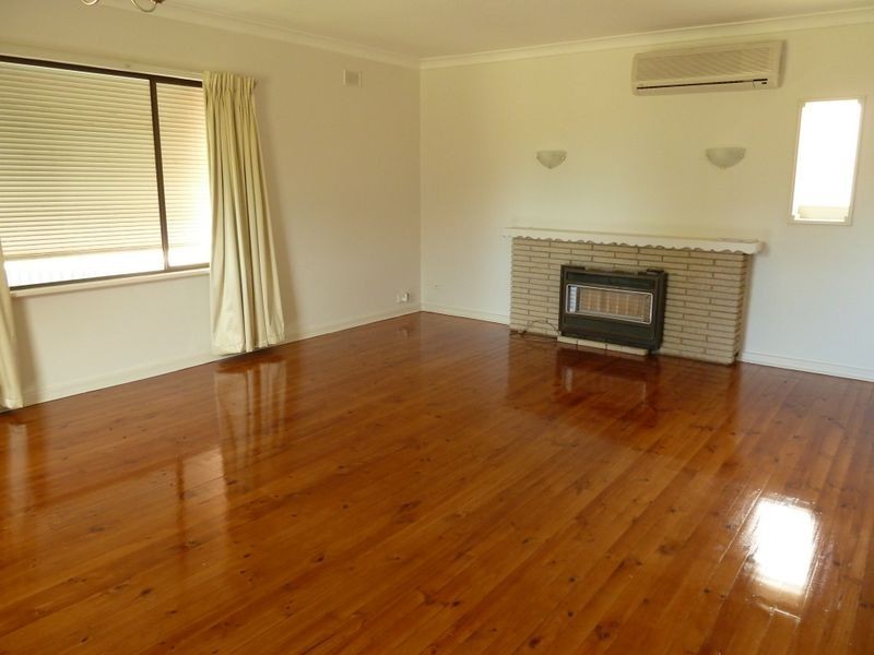 32 Milne Road, Para Hills SA 5096