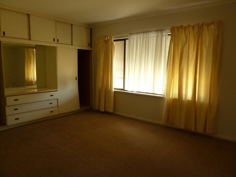 32 Milne Road, Para Hills SA 5096