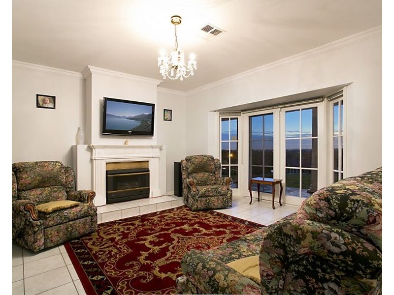 60 Coomurra Drive, Salisbury Heights SA 5109