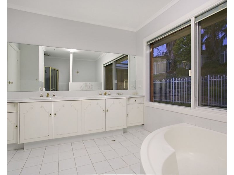 60 Coomurra Drive, Salisbury Heights SA 5109