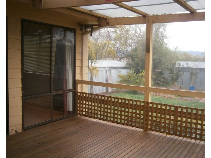 16 Eyre Crescent, Valley View SA 5093