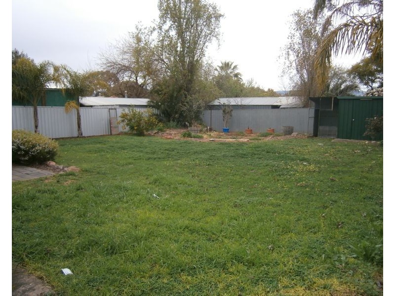 16 Eyre Crescent, Valley View SA 5093