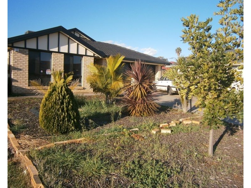 15 Graeber Rd, Smithfield SA 5114