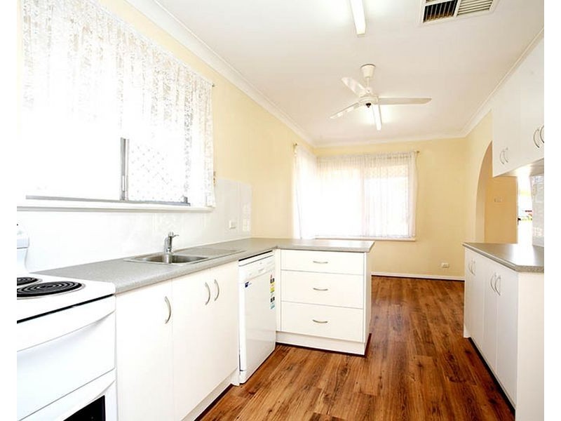 3 Chapel Road, Para Vista SA 5093