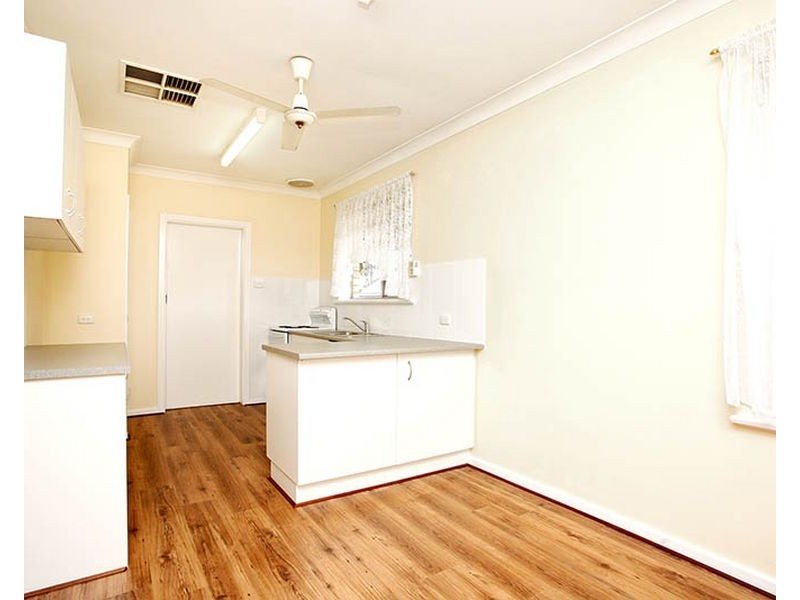 3 Chapel Road, Para Vista SA 5093