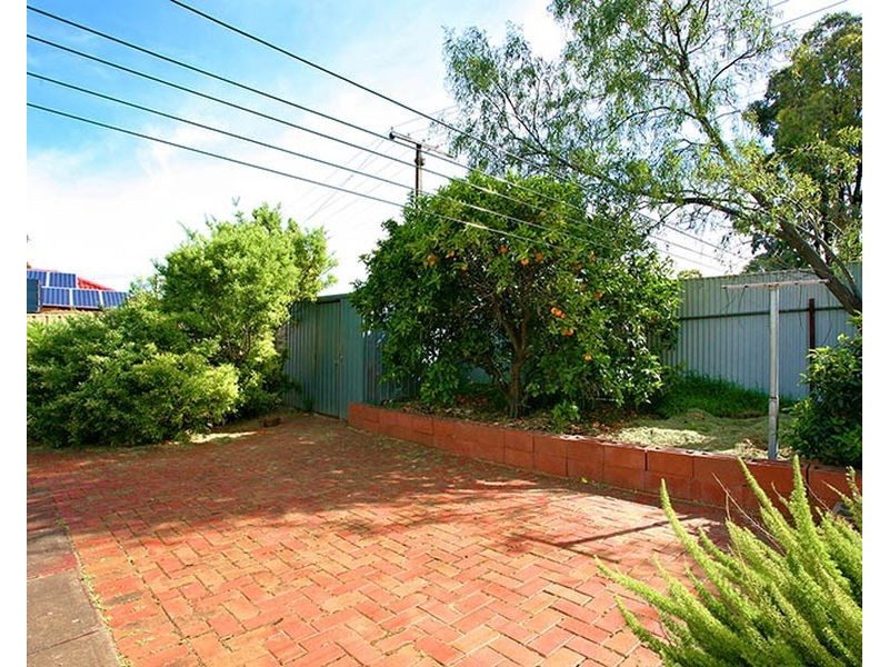 3 Chapel Road, Para Vista SA 5093