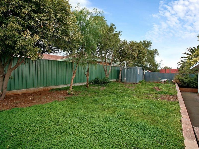 30 Robert Avenue, Para Hills SA 5096
