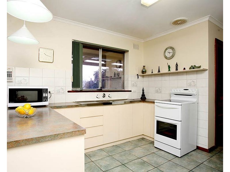 19 St Albans Avenue, Valley View SA 5093