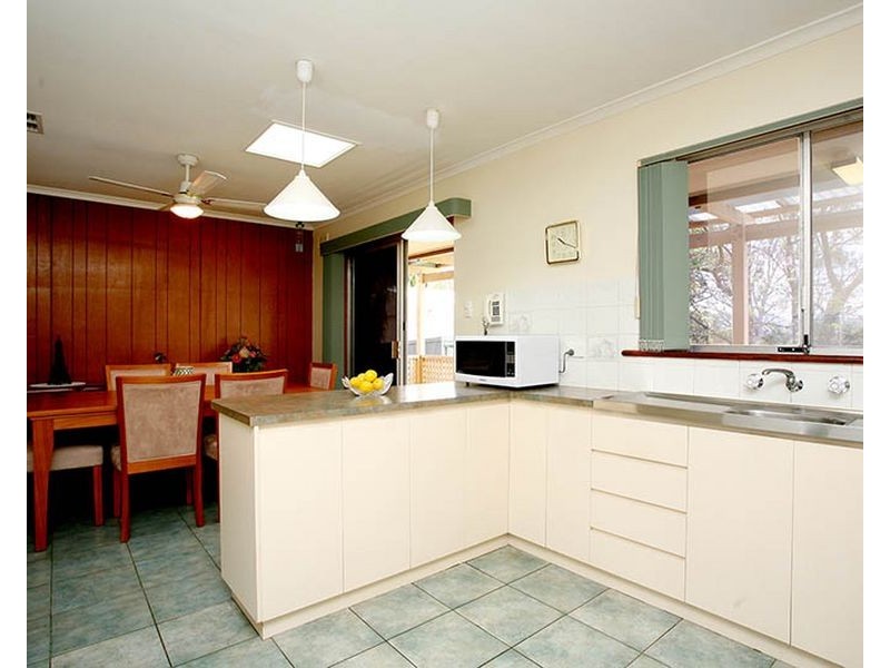 19 St Albans Avenue, Valley View SA 5093