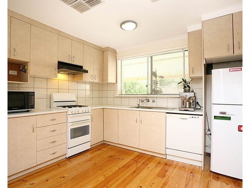 17 Kildonnan Avenue, Para Vista SA 5093