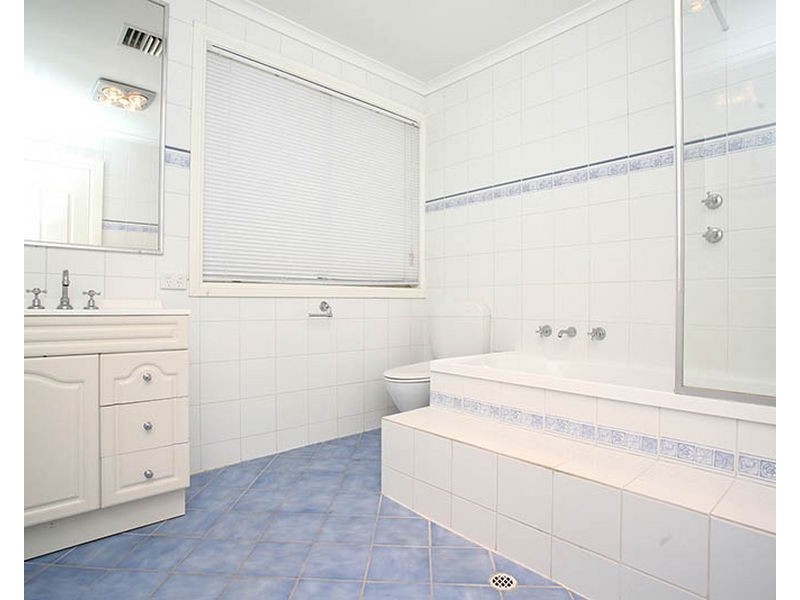 17 Kildonnan Avenue, Para Vista SA 5093