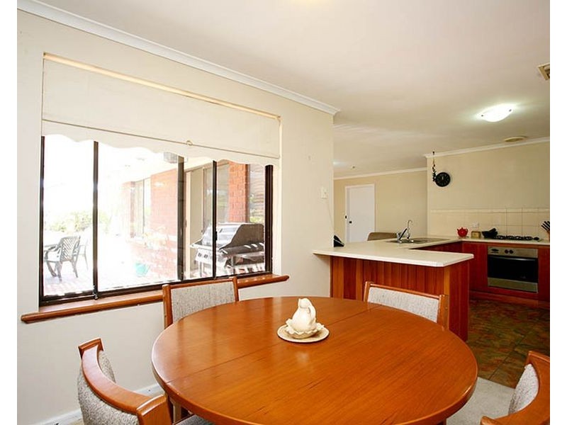 10 Snowy Drive, Valley View SA 5093