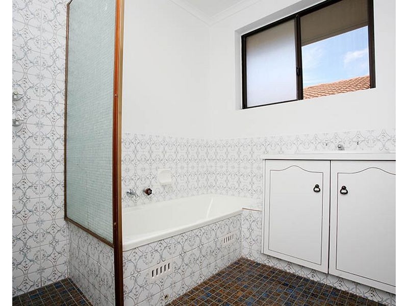 10 Snowy Drive, Valley View SA 5093