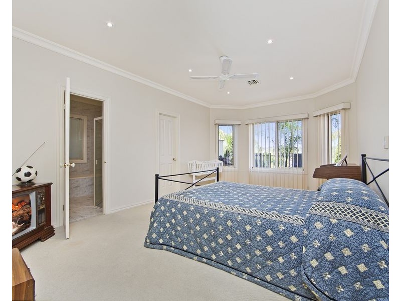 30 Rochester Crescent, Golden Grove SA 5125