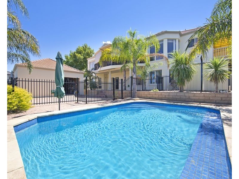 30 Rochester Crescent, Golden Grove SA 5125