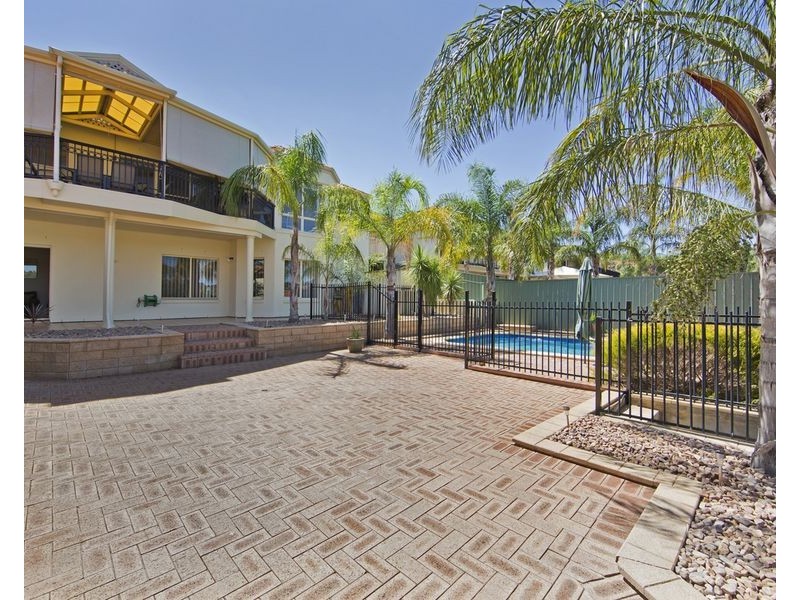 30 Rochester Crescent, Golden Grove SA 5125