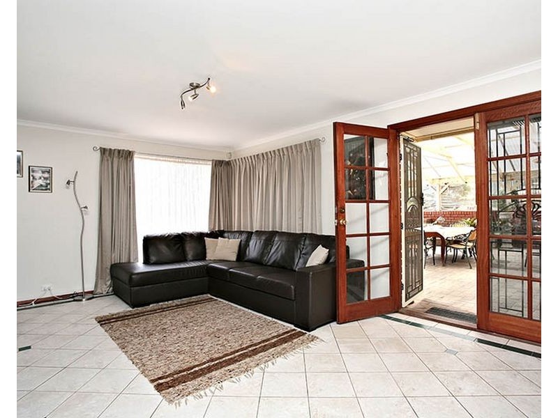 15 Blight Crescent, Hillbank SA 5112