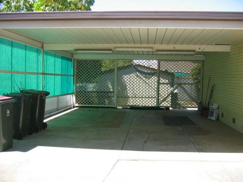 31 Kingston Avenue, Hope Valley SA 5090