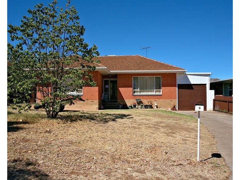9 Julie Road, Para Hills SA 5096